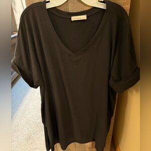 Zenana Outfitters Classic Black Short Sleeve Top